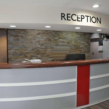 Ramada By Wyndham Abbotsford Hotell Eksteriør bilde