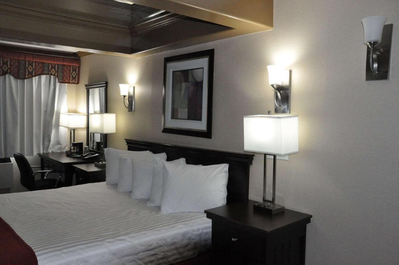 Ramada By Wyndham Abbotsford Hotell Eksteriør bilde